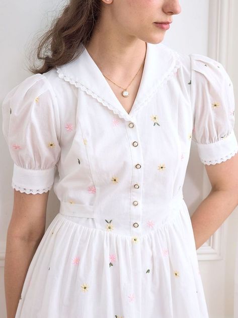 Simple Frock, Puff Sleeve Design, Vintage Linen Dress, Dress With Floral Embroidery, Simple Frock Design, Stylish Kurtis Design, Oversize Style, Casual Frocks, Simple Frocks