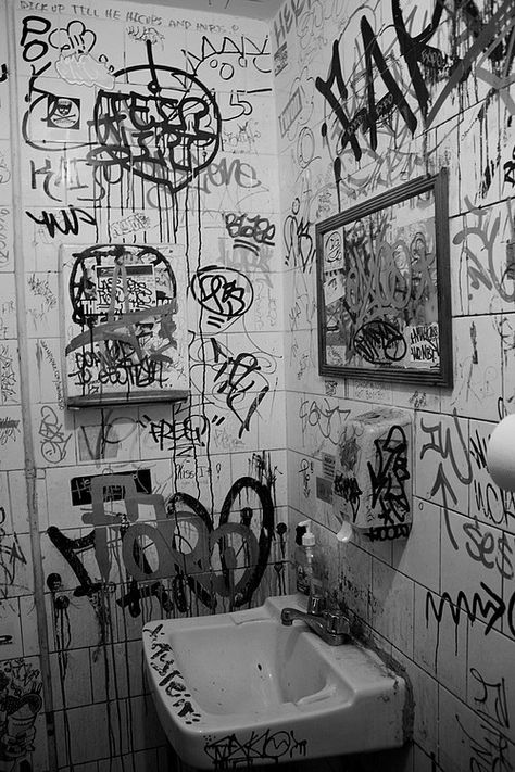 Toilet Ideas, Public Bathroom, Black And White Photo Wall, Black And White Picture Wall, Halloween Wallpaper Iphone, Photo Wall Collage, Black Aesthetic Wallpaper, Black And White Aesthetic, Grunge Photography