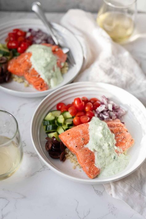 Mediterranean Salmon Quinoa Bowl Salmon Quinoa Bowl, Dinner Party Entrees, Easy Dinner Party Recipes, Party Entrees, Mediterranean Salmon, Salmon Quinoa, Quinoa Bowls, Homemade Tzatziki Sauce, Homemade Tzatziki