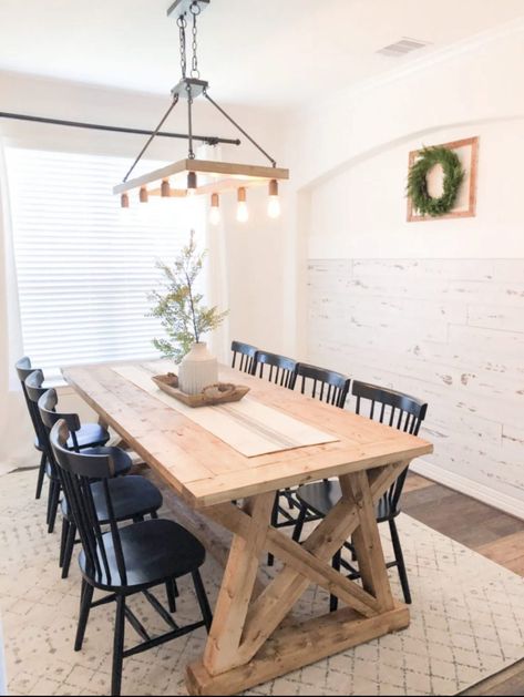 We built this DIY Angle Base Dining Table for only $129! Free plans and how-to video now! Table With Black Chairs, Dining Table Plans, Diy Esstisch, Diy Dining Room Table, Diy Kitchen Table, Black Chairs, Farmhouse Dining Room Table, Diy Dining Room, Diy Dining Table