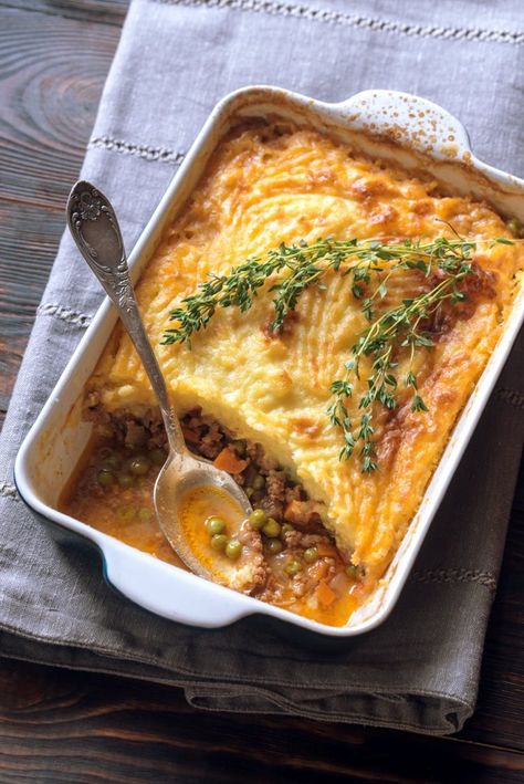 How to make Shepherd's pie, in both old and new styles - Click Americana Christmas Lunch Ideas, Ground Lamb Recipes, Gluten Free Christmas Recipes, Easy Shepherds Pie, Gluten Free Meal Plan, Shepherds Pie Recipe, Gluten Free Christmas, Ground Lamb, Cottage Pie