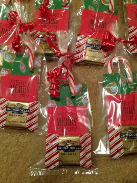 Office Christmas Gifts, Christmas Candy Gifts, December Activities, Decorate Christmas, Gag Gifts Christmas, Inexpensive Christmas Gifts, Diy Christmas Presents, Inexpensive Christmas, Coworkers Christmas