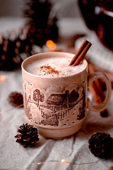 This cozy and flavorful cinnamon coffee is easy to make at home. Serve it with turbinado sugar and whipped cream for an extra special drink! Cinnamon Coffee Recipe, Holiday Coffee Drinks, Best Iced Coffee, Acorn Squash Recipes, How To Make Ice Coffee, Turbinado Sugar, Cinnamon Coffee, Medium Roast Coffee, Winter Coffee