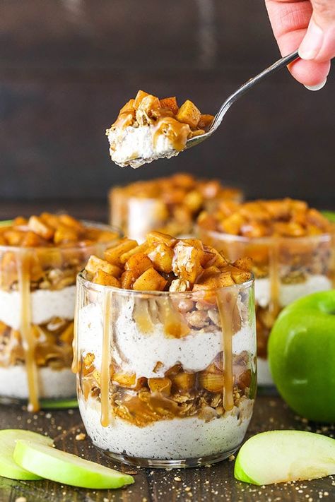 Caramel Apple Dessert Recipes, Caramel Apple Trifle, Trifle Recipes Easy, Fall Treats Recipes, Best Apple Desserts, Caramel Apple Desserts, Caramel Apples Easy, Apple Desserts Easy, Apple Treat