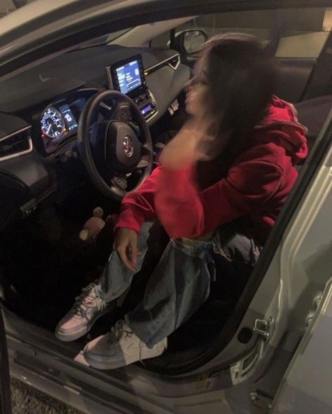 Car Girl Aesthetic, Swag Girl Style, Pic Pose, Girl Swag, Instagram Photo Inspiration, Streetwear Fashion Women, Ideas For Instagram Photos, Cute Poses For Pictures, Car Girl