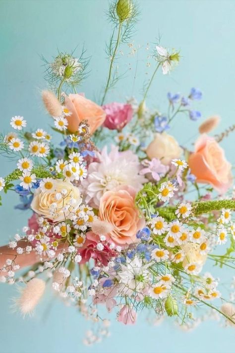 Wildflower Wedding Theme, Prom Flowers, Wedding 2024, Garden Party Wedding, Pastel Wedding, Wildflower Wedding, Arte Floral, Flower Bouquet Wedding, Wedding Themes