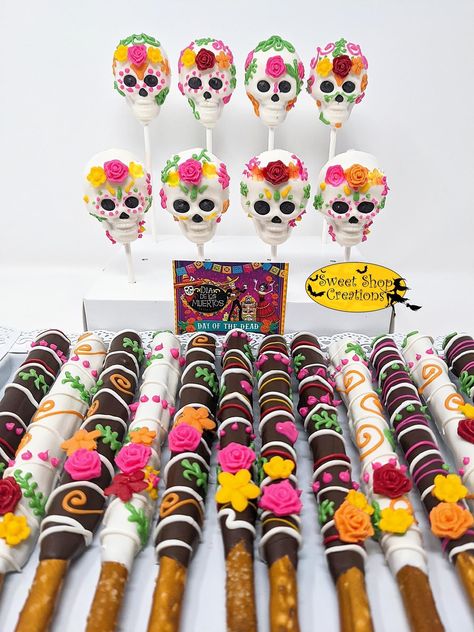 Fiesta Mexicana Ideas, Wedding Candy Table, Mexican Baby Shower, Mexican Treats, Mexican Birthday Parties, Day Of The Dead Party, Mexican Party Decorations, Quince Decorations, Fiesta Birthday Party