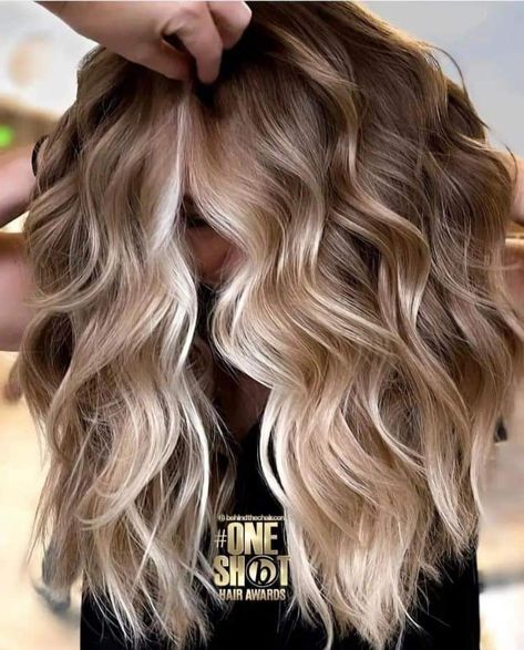 Fall Blonde Hair, Blonde Hair Inspiration, Winter Hair Color, Long Blonde, Hair Color And Cut, Hair Inspiration Color, Long Blonde Hair, Hair Inspo Color, Winter Hairstyles