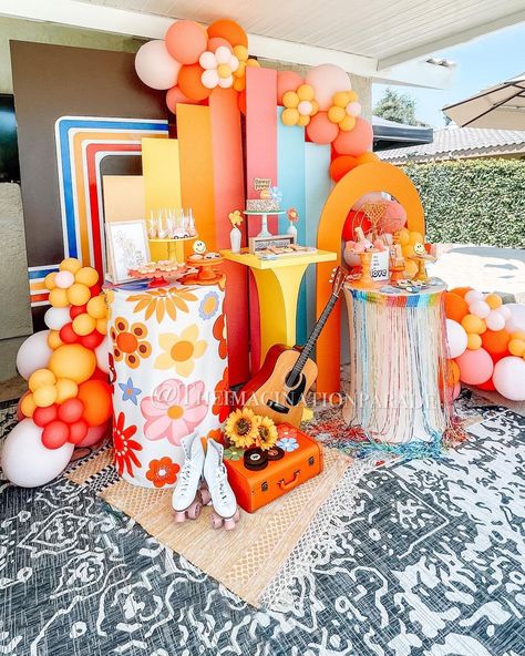 70s Theme Party Decorations, Groovy First Birthday, 70s Themed Birthday Party, 70s Party Decorations, Retro Theme Party, Hippie Birthday Party, 70s Party Theme, 70s Theme Party, 70s Theme