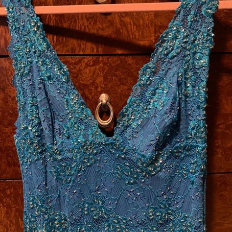 Brand New Wi/Tags Marciano Turquoise Blue Lace Beaded/Sequin Stretch Body Con Dress W/Corset Hook Back. The Brighter Color In The Photo Is The Color Of The Dress. Plz See Pics!Smoke Free Home No Pets Not Returnable Gold Embroidered Dress, Bodycon Dres, Dream Prom Dress, Prom Dress Inspo, Birthday Fits, Turquoise Dress, Iconic Dresses, Dream Wedding Ideas Dresses, Body Con Dress