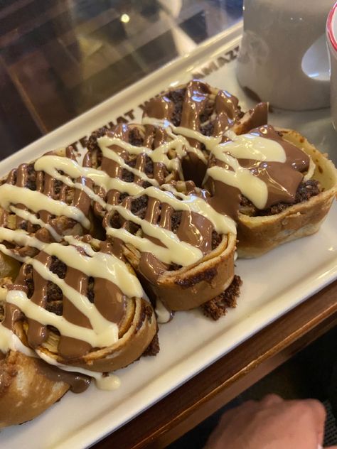 Crepe Sushi, Churros Business, Desert Sushi, Waffle Pancakes, Candy Choco, Chocolate Sushi, Pancake Restaurant, Dessert Sushi, Choco Chocolate