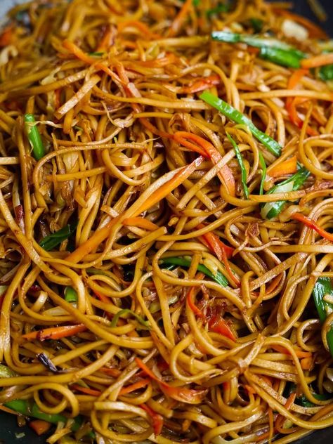 Chow Mein That's Better than Takeout Best Chow Mein Recipe, Vegetable Chow Mein, Egg Noodle Recipes, Vegetarian Oyster Sauce, Toasted Sesame Oil, Small Cabbage, Chow Mein Recipe, Noodles Recipes, Dark Soy Sauce