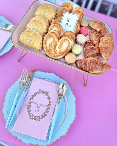 Laduree Party, French Themed Birthday, French Tea Parties, Tea Party Birthday Ideas, Paris Party Decorations, Parisian Party Theme, French Themed Parties, French Party, Parisian Party