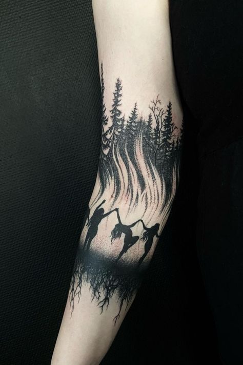 Forest Fire Tattoo, Gothic Tattoo Ideas, Wicca Tattoo, Dark Feminine Tattoos, Nature Tattoo Ideas, Witchcraft Tattoos, Pagan Tattoo, Occult Tattoo, Nature Tattoo