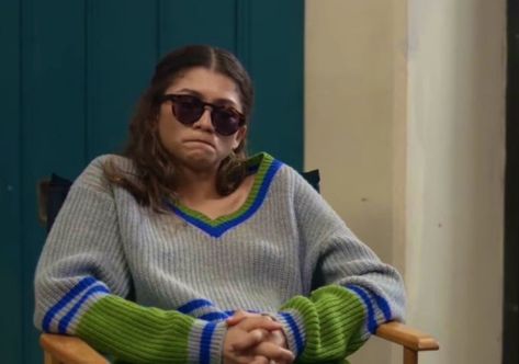 Estilo Zendaya, Varsity Sweater, Reaction Face, Zendaya Coleman, Funny Profile, Mood Humor, Funny Profile Pictures, Cute Memes, Instagram Funny