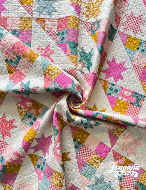 Turnstiles is shown here on a quilt spiral made from a Hodgepodge quilt by Modernly Morgan. Full Size Bed Quilt Pattern, Vintage Style Quilt Patterns, Full Size Quilt Pattern, Camp Quilt, Quilts For Kids, Pineapple Quilt, Pink Quilt, Kids Quilts, Bright Quilts