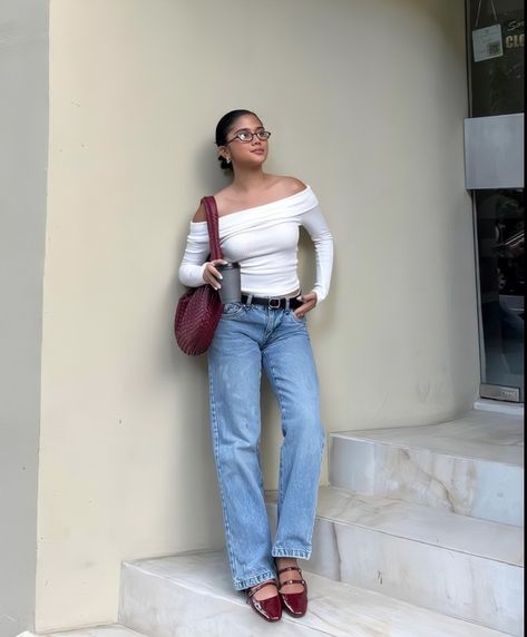 Instagram: ashleyogarcia 5ft Tall Women Fashion Outfit, Zapatos Mules Outfit, Outfits With Pink Shoes, Maroon Coquette, Mules Outfit, Tall Women Fashion, Off Duty Outfits, Business Casual Outfits For Women, Everyday Fashion Outfits