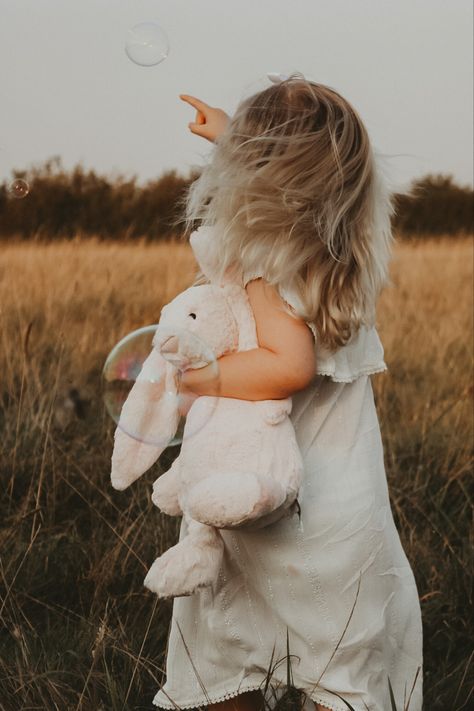 Cloudy Photography, Faceless Photos, Everyday Life Photography, Golden Hour Photoshoot, Toddler Portraits, Spring Minis, Blonde Kids, Blonde Hair Girl, Farm Field