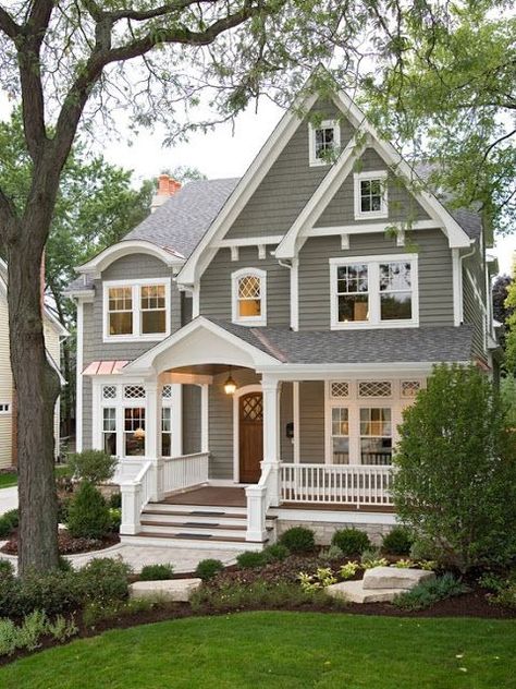 Blossoming Visions: traditional homes and a winner! I like the window panes, too. I want a wraparound porch. Case In Stile Country, Fasad Design, Painting Colors, التصميم الخارجي للمنزل, Traditional Exterior, Hus Inspiration, House Paint, Exterior House, Decor Minimalist