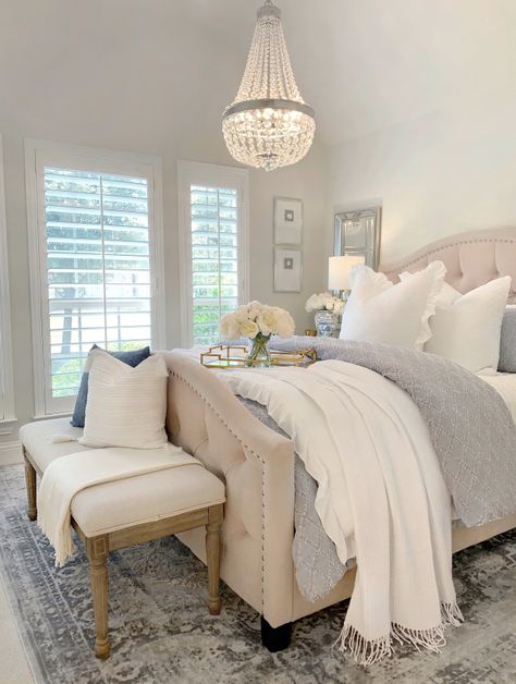 Coastal Chic, Room Makeover Bedroom, House Room, Master Bedrooms Decor, Decor Minimalist, Chic Home Decor, Room Inspiration Bedroom, Room Ideas Bedroom, Modern Bed