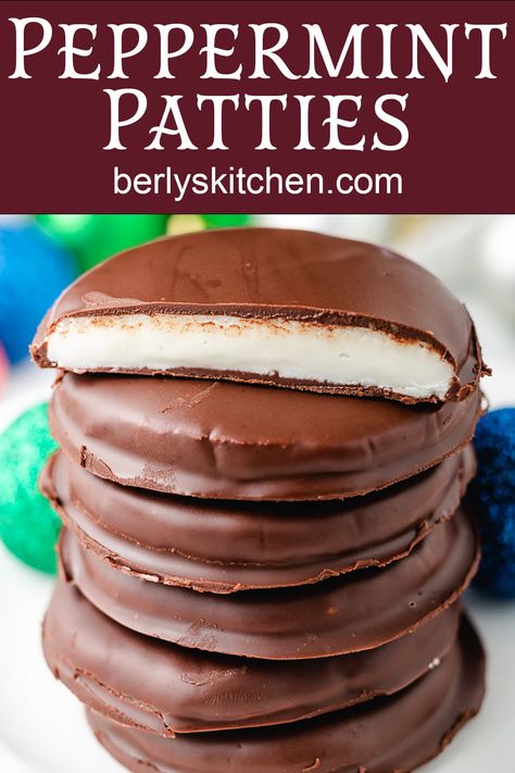 Mint Patties Recipe, York Mint Patties, Mint Patties, Peppermint Patty Recipe, Homemade Peppermint Patties, York Peppermint Patty, Easy Sweets, Patties Recipe, Peppermint Cookies