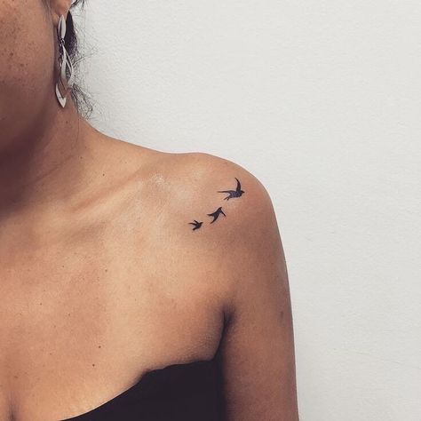 Three Birds Tattoo, Little Bird Tattoos, Bird Tattoos For Women, Shape Tattoo, Muster Tattoos, Cat Tattoos, Inspiration Tattoos, Initial Tattoo, Tiny Tattoo