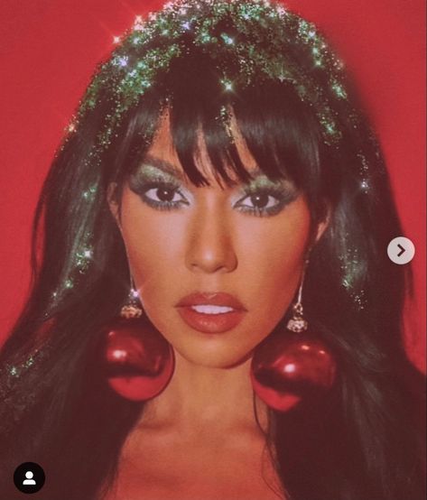 Christmas Editorial Photography, Creative Christmas Photoshoot, Kourtney Kardashian Barker, Christmas Fashion Photography, Kardashian Christmas, Christmas Party Makeup, Christmas Editorial, Xmas Makeup, Ornament Earrings