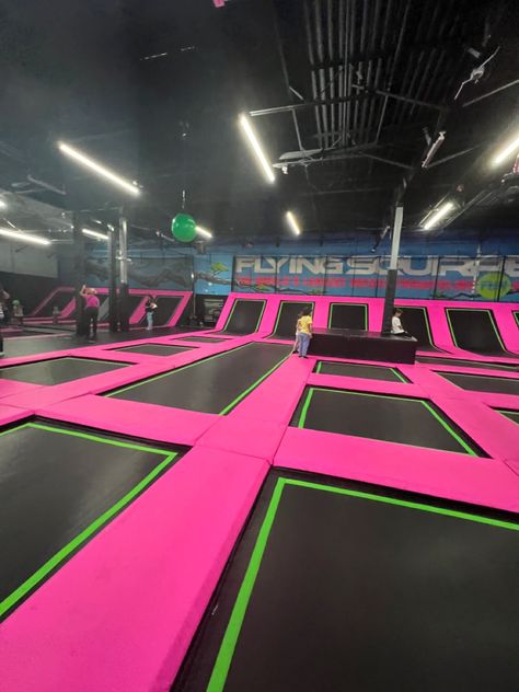 Trampoline Indoor, Trampoline Park Aesthetic, Outing Ideas, Dump Ideas, Trampolines, Chill Photos, Friend Activities, Trampoline Park, Summer Fun List