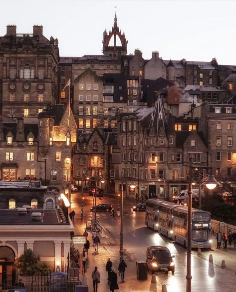 Scotland Aesthetic, Old Town Edinburgh, Aberdeen Scotland, Edinburgh City, 2023 Vision, Pretty Landscapes, Edinburgh Scotland, Scotland Travel, City Break