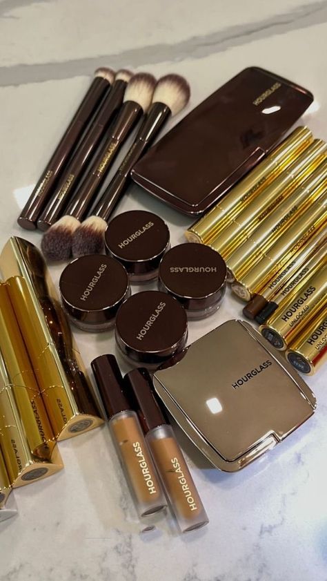 Vanity Aesthetic Makeup, Hourglass Makeup Products, Hourglass Cosmetics Aesthetic, Hourglass Makeup Aesthetic, Hourglass Aesthetic, Expensive Makeup Brands, Girls Therapy, Beauty Shelf, Hourglass Makeup