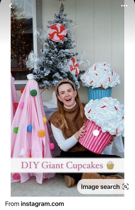 Gingerbread House Decor, Diy Candyland, Christmas Parade Floats, Candy Decorations Diy, Gingerbread Party, Gingerbread Christmas Decor, Gingerbread House Decorations, Candyland Birthday, Giant Cupcakes