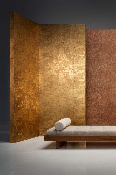 Golden Colour Wallpaper, Gold Leaf Wallpaper, Heritage Wallpaper, Boutique Wallpaper, House California, Gold Accent Wall, Gold Metallic Wallpaper, Japanese Restaurant Design, Gold Leafing