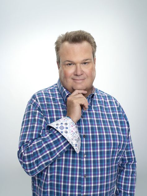 Cameron Modern Family, Can Modern Family, Cameron Tucker, Eric Stonestreet, Modern Family Cameron And Mitchell, Cam Modern Family Photoshoot, Cam Tucker Modern Family, Modern Family Funny Pictures, Funny Modern Family Pics