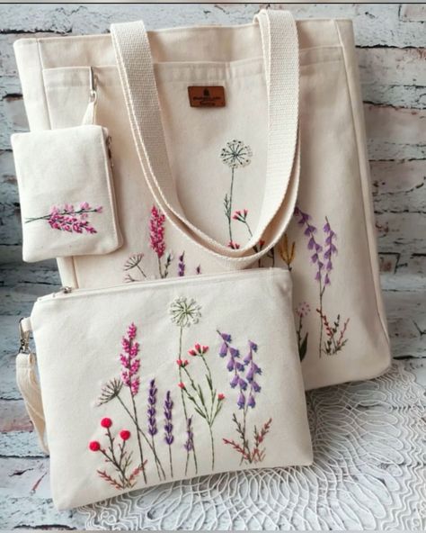 Creative Tote Bag, Handmade Fabric Bags, Simple Hand Embroidery Patterns, Sac Diy, Diy Tote, Diy Embroidery Designs, Diy Bag Designs, Diy Bags Patterns, Tote Bags Sewing