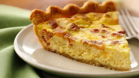 This crowd-pleasing quiche only looks fancy. Prep it in 10 minutes! Best Quiche Recipes, Bacon And Cheese Quiche, Easy Quiche, Quiche Recipes Easy, Bacon Quiche, Bacon And Cheese, Cheese Quiche, Quiche Recipes, Bacon Cheese