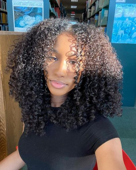 Healthy 3c Hair, 4a Natural Hair, Inspired Hairstyles, Curly Cut, Drawing Bases, Quick Natural Hair Styles, Cute Curly Hairstyles, Pelo Afro, Beautiful Curly Hair