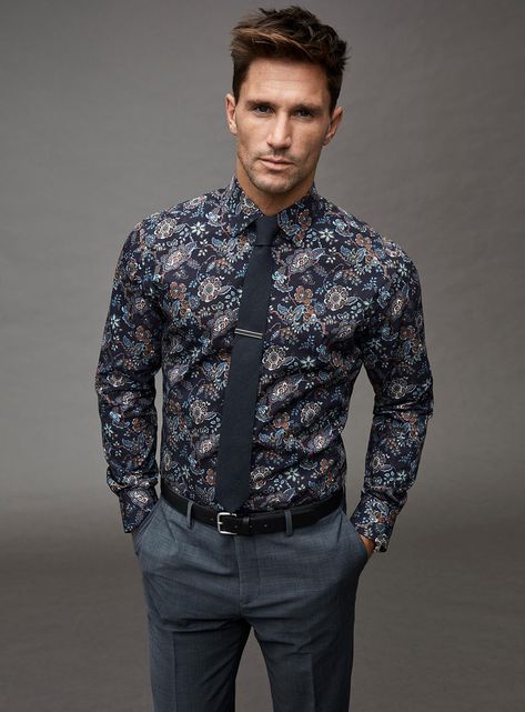 Baroque floral shirt Semi-tailored fit | Le 31 | Simons #Christmas #Celebration #MaisonSimons #Suit #Men Mens Floral Dress Shirts, Floral Shirt Outfit, Floral Dress Shirt, Blazer Outfits Men, Fall Floral Dress, Shirt Outfit Men, Floral Shirt Dress, Mens Casual Outfits, Formal Shirts