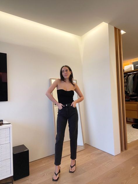 Zara Mom Fit Jeans Review | 2022 | POPSUGAR Fashion Zara Mom Jeans Outfit, Black Mom Jeans Outfit, Zara Mom Jeans, Mom Fit Jeans, Outfit Ideas For Church, Latina Outfit, Outfit 2023, Mom Jeans Outfit, Outfit Zara