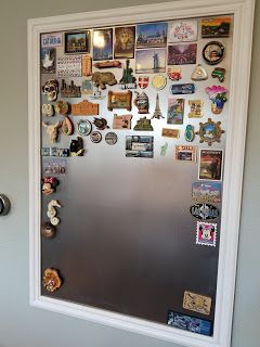 See how we DIY'd our own board to organize our travel magnet collection. It's pretty easy, you can make your own. Crafts and Projects Travel Room Decor, Travel Themed Room, Souvenir Display, Travel Gallery Wall, Travel Room, Magnet Collection, Travel Wall Decor, Travel Keepsakes, Magnetic Wall