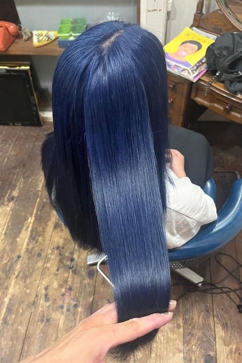 Blue Natural Hair, Midnight Blue Hair, Blue Hair Highlights, Navy Blue Hair, Pop Hair, Dyed Hair Blue, Blue Black Hair, Dark Blue Hair, Creative Hair