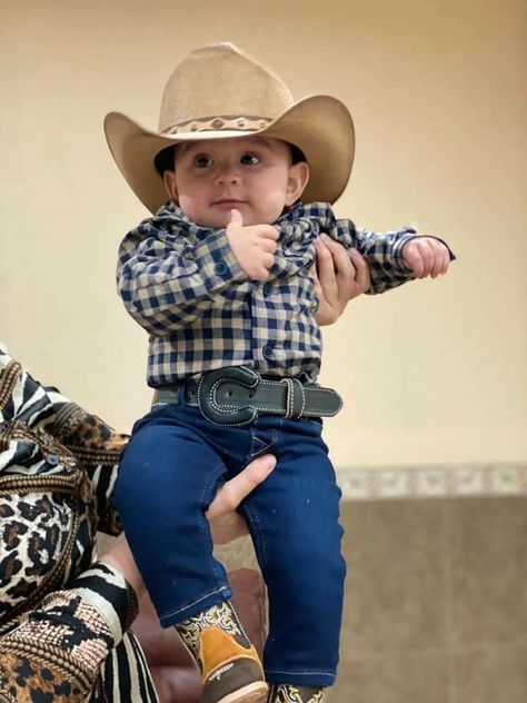 Western Baby Clothes, Baby Boy Cowboy, Country Baby Girl, Mini Cowboy, Country Baby Boy, Baby Clothes Country, Baby Milestones Pictures, Cowboy Baby, Dog Attack