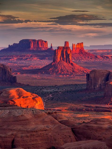 Monument Valley Utah, Monument Valley Arizona, Desert Aesthetic, Best Hikes, Desert Landscaping, Landscape Wallpaper, Sedona, Landscape Photos, Nature Pictures