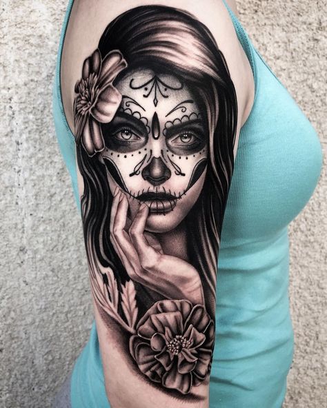 Hawaiian Woman Tattoo, Day Of The Dead Woman Tattoo, Candy Skull Tattoo For Women, Mexican Woman Tattoo, Mexican Inspired Tattoos For Women, Half Woman Half Skull Tattoo, Day Of The Dead Tattoo Designs, Skull And Flower Tattoo, Day Of The Dead Skull Tattoo