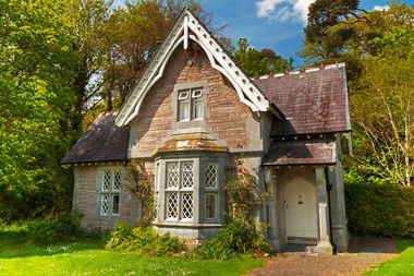 Architects offer Irish cottage-style home plans - cleveland.com Stone Cottage House Plans, Farmhouse Cottage House Plans, Small Stone Cottage, Irish Houses, House Plans With Photos, Small Cottage Homes, Cottage Style House Plans, Irish Cottage, Cottage Style Home