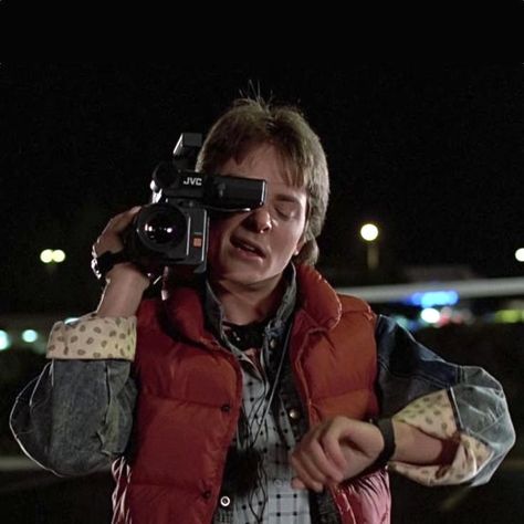 Film Pfp Aesthetic, Marty Mcfly Pfp, Back To The Future Pfp, Movie Pfp Aesthetic, Marty Mcfly Icons, Back To The Future Aesthetic, Back To The Future Wallpaper, Marty Mcfly Costume, 80’s Aesthetic