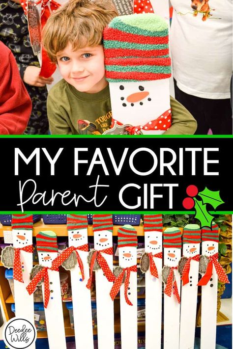 Keepsake Classroom Christmas Gift from Kindergarten Students! Great for preschool children too! Free parent poem is included! Gifts From Students To Parents, Diy Christmas Gifts For Parents, Classroom Christmas Gifts, Preschool Christmas Gifts, Class Christmas Gifts, Parents Images, Students Christmas, Parents Christmas, Student Christmas Gifts