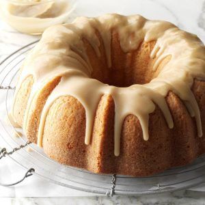 Buttermilk Cake with Caramel Icing Desserts Potluck, Cake With Caramel Icing, Praline Cake, Southern Cake, Cake With Caramel, Buttermilk Cake, Caramel Icing, Potluck Desserts, Caramel Glaze