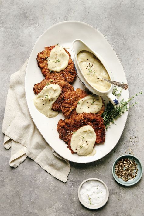 Cauliflower Gravy, Whole 30 Chicken, Fathers Day Dinner Ideas, Beef Cubed Steak, White Bbq Sauce, Chicken Schnitzel, Fried Steak, My Favorite Recipes, Creamy Cauliflower