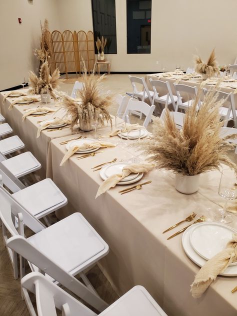 Pampas Graduation Party Decor, Brown And White Party Decor, White And Brown Party Decoration, Tan Birthday Decorations, Neutral Party Centerpieces, Neutral 21st Birthday Decorations, Beige Event Decor, Neutral Decorations Party, Neutral Color Party Decorations