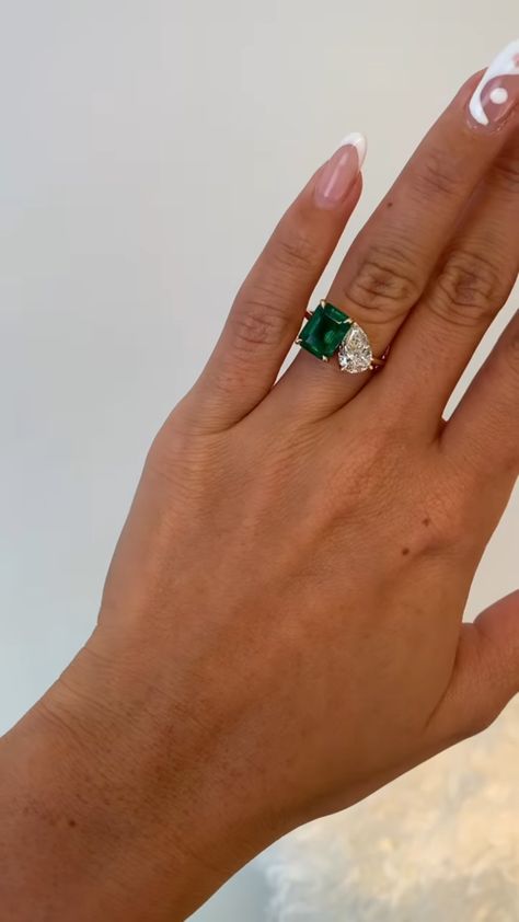 Emerald With Diamonds Ring, Emerald Stone Engagement Rings, Toietmoi Engagement Ring, Moi Et Toi Engagement Ring Emerald, Toi Et Moi Engagement Rings Emerald, Emerald Gem Engagement Ring, Toietmoi Ring, Non Traditional Engagement Rings Vintage, Double Stone Engagement Ring